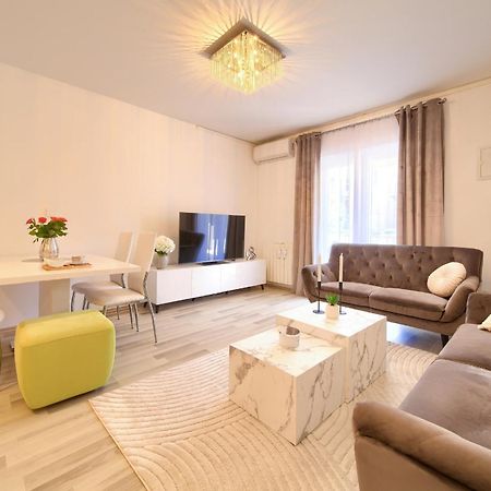 Apartmani Assa Krk Krk Town Esterno foto