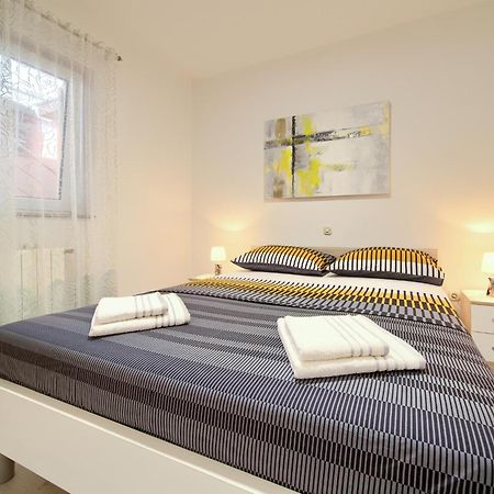 Apartmani Assa Krk Krk Town Esterno foto