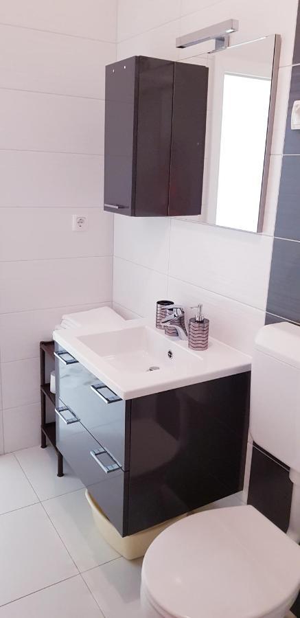 Apartmani Assa Krk Krk Town Esterno foto