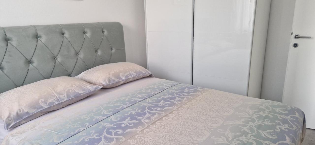 Apartmani Assa Krk Krk Town Esterno foto