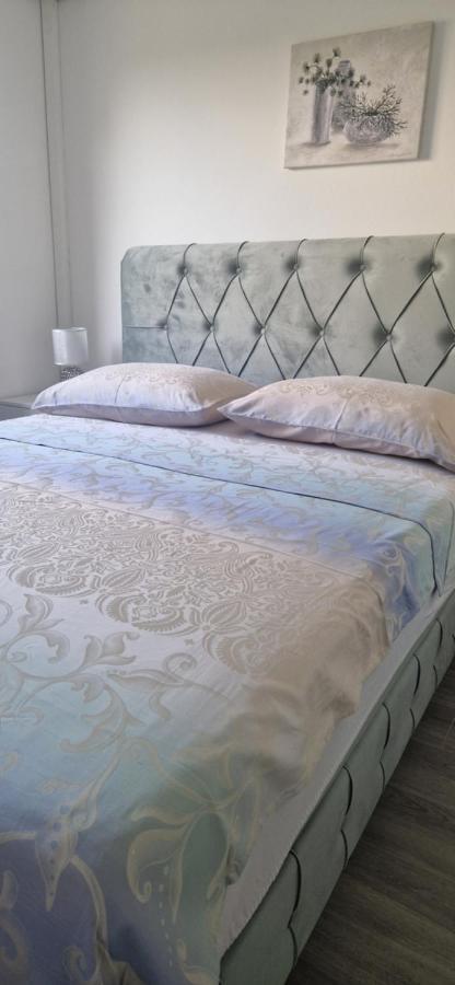 Apartmani Assa Krk Krk Town Esterno foto