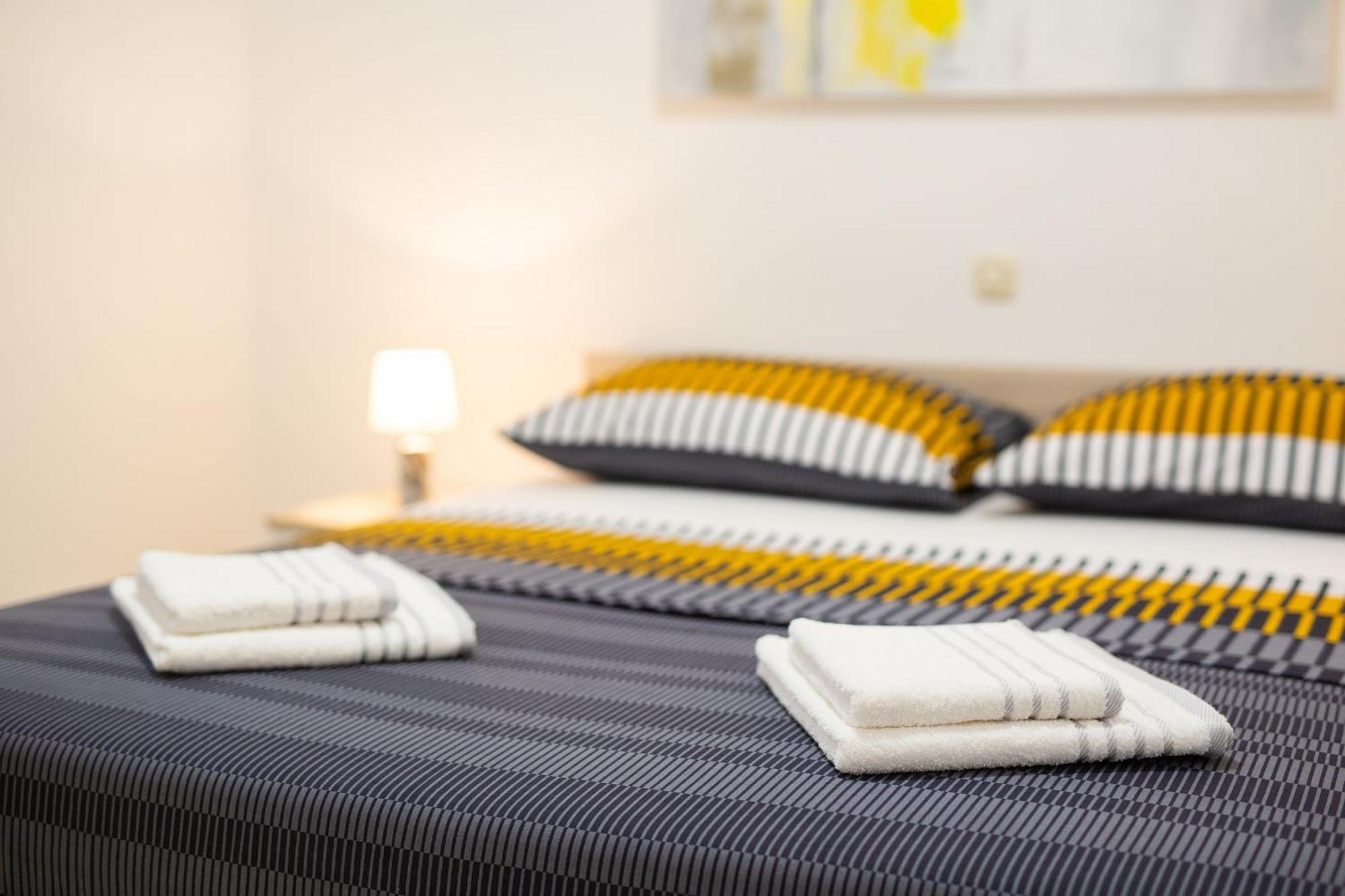 Apartmani Assa Krk Krk Town Esterno foto