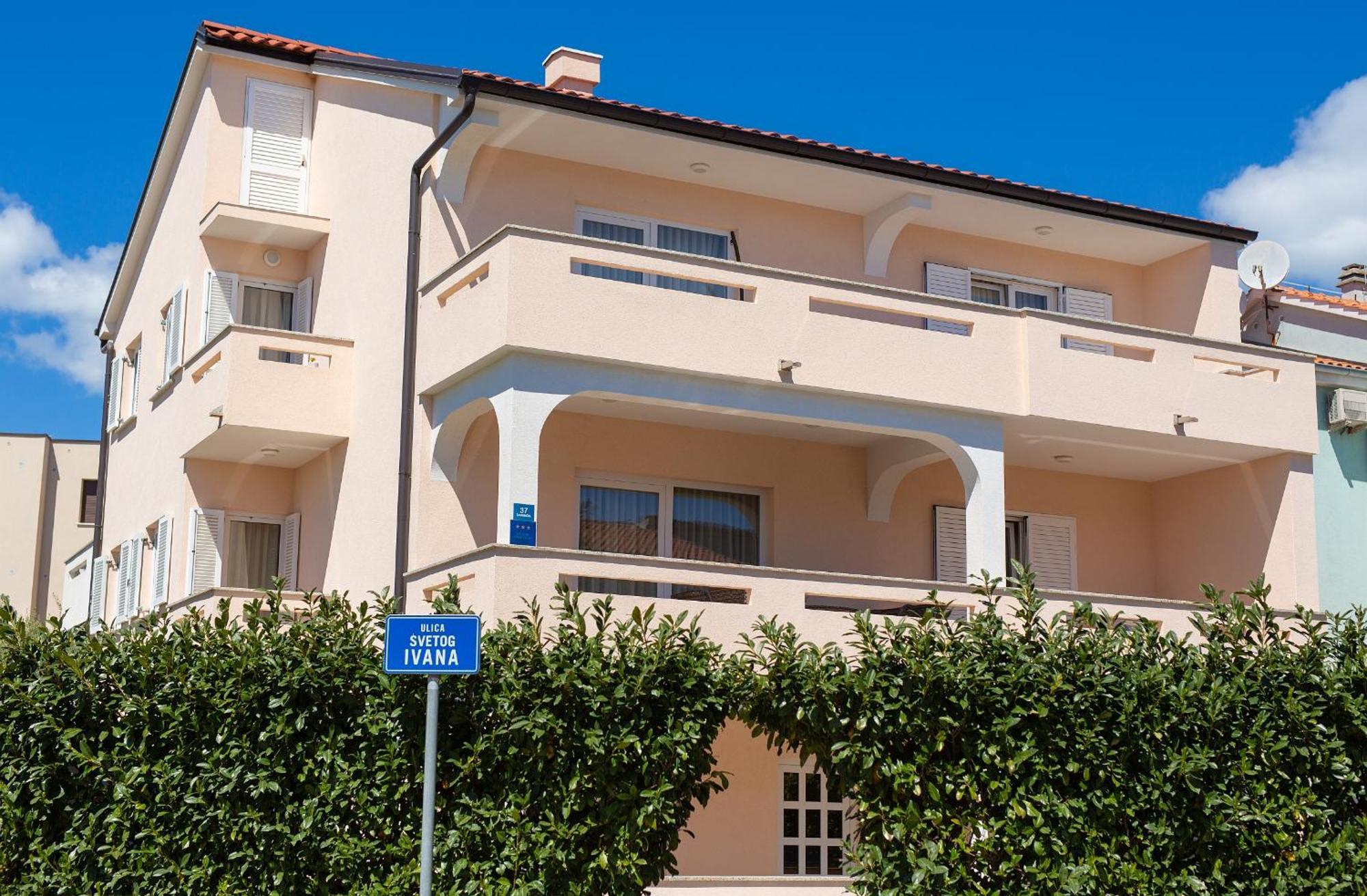 Apartmani Assa Krk Krk Town Esterno foto