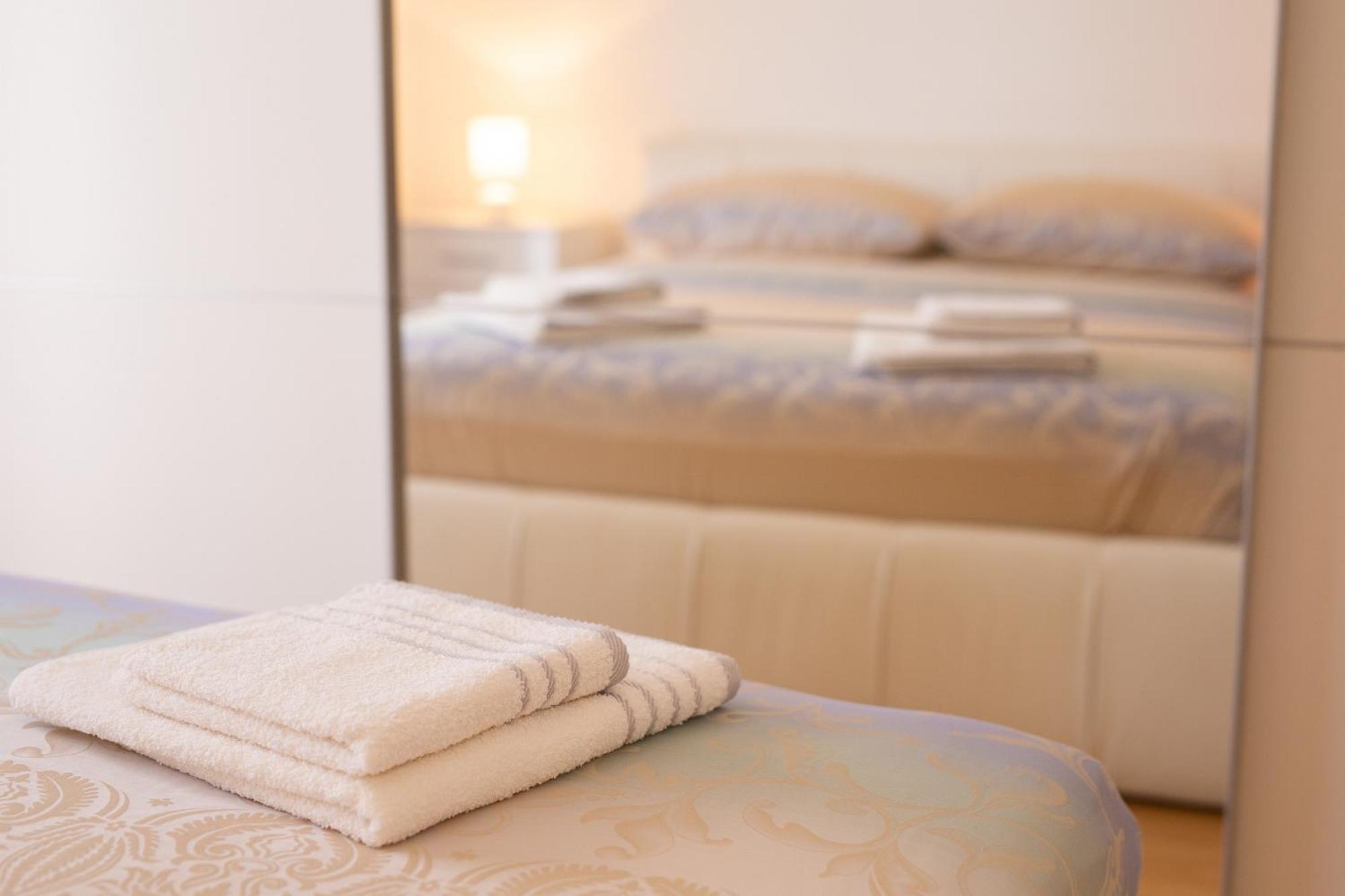 Apartmani Assa Krk Krk Town Esterno foto