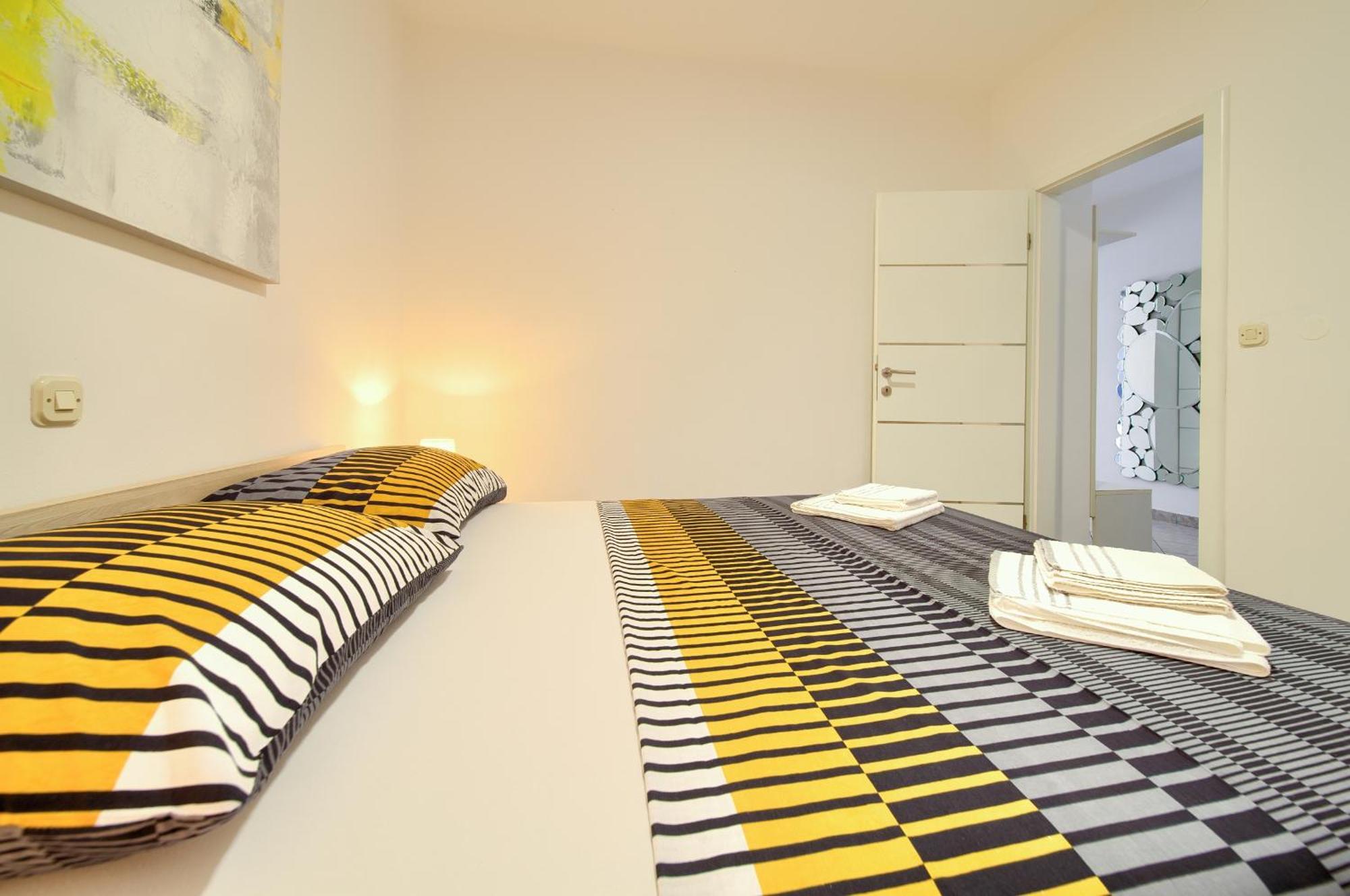 Apartmani Assa Krk Krk Town Esterno foto
