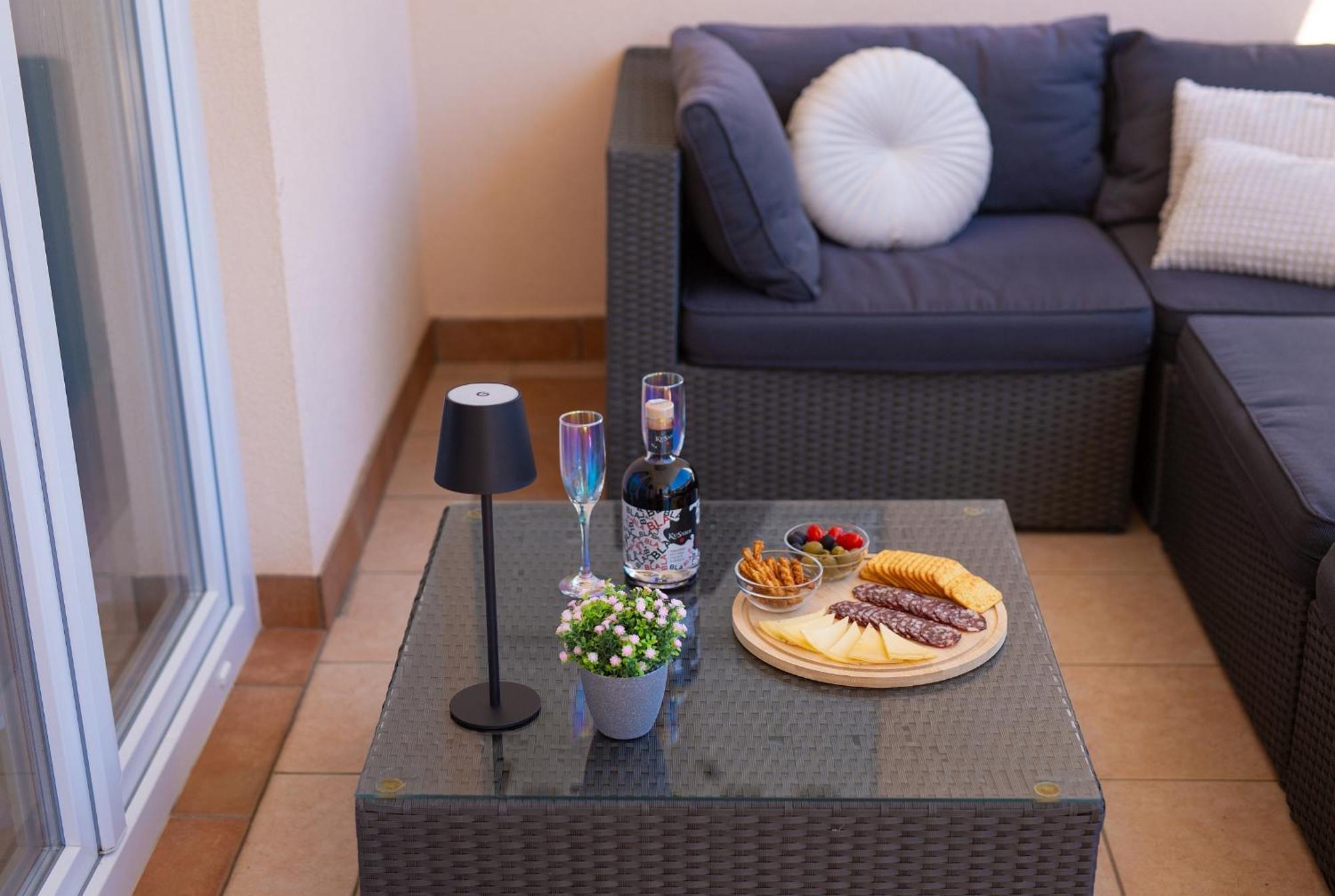Apartmani Assa Krk Krk Town Esterno foto