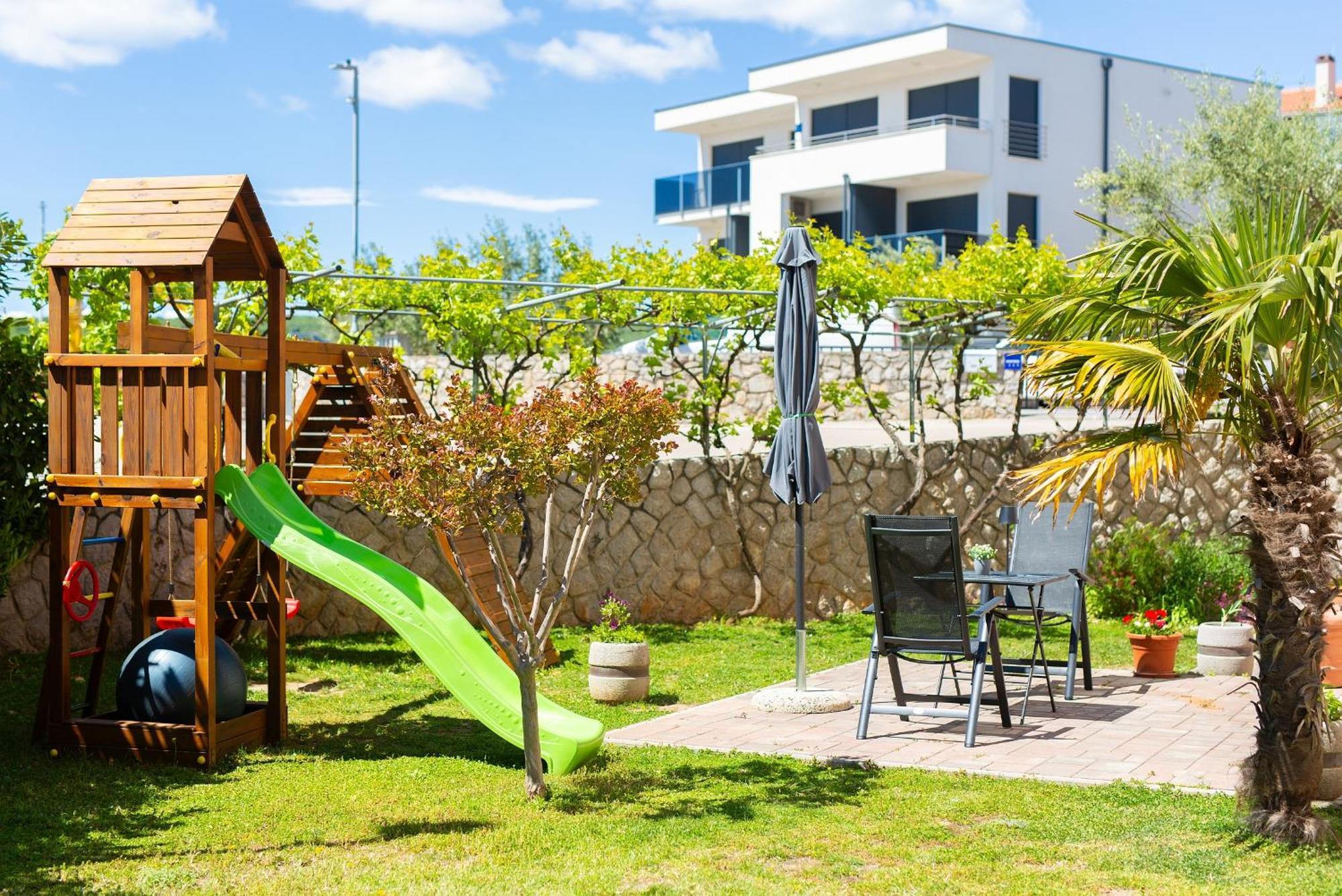 Apartmani Assa Krk Krk Town Esterno foto