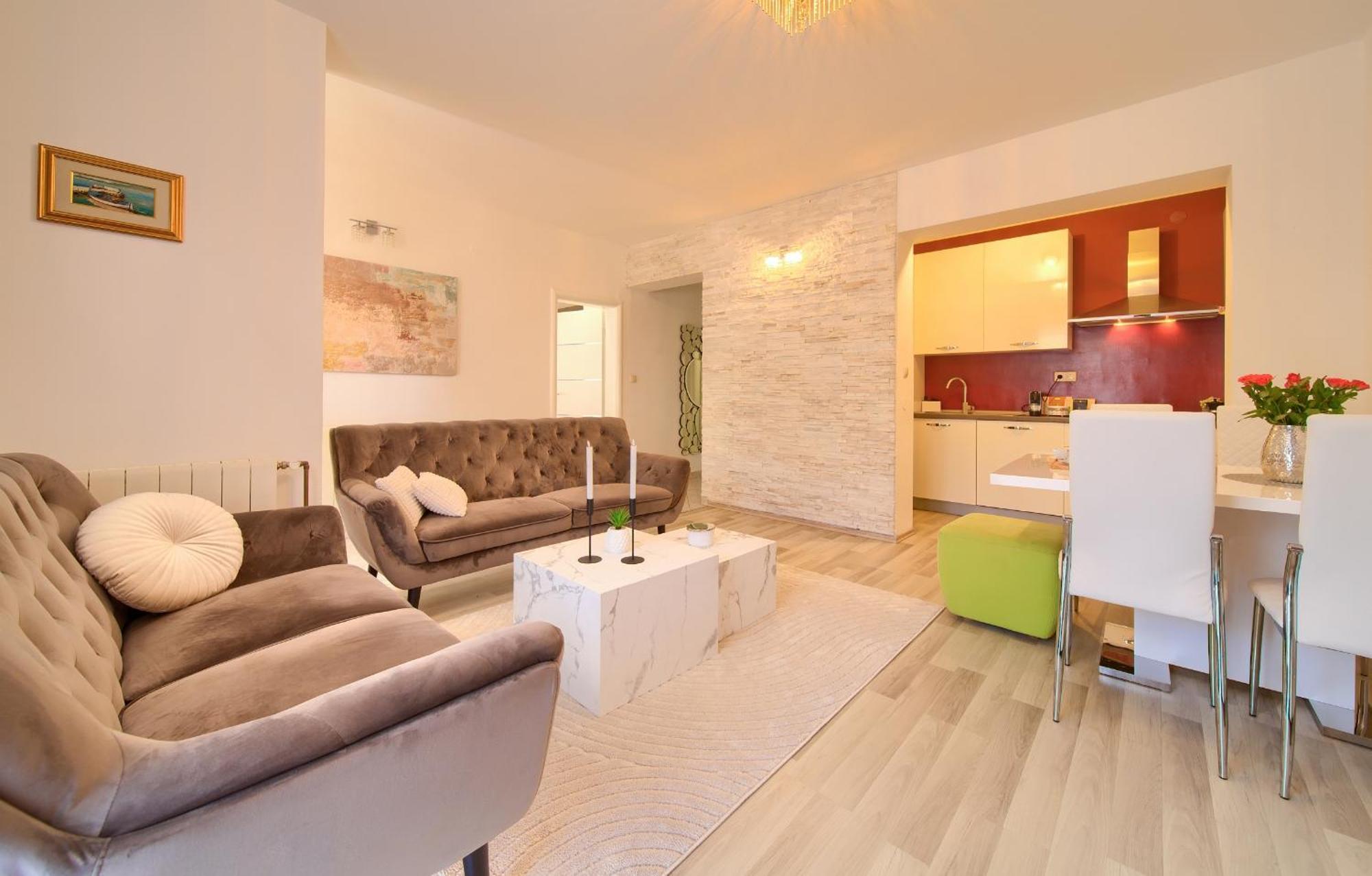 Apartmani Assa Krk Krk Town Esterno foto