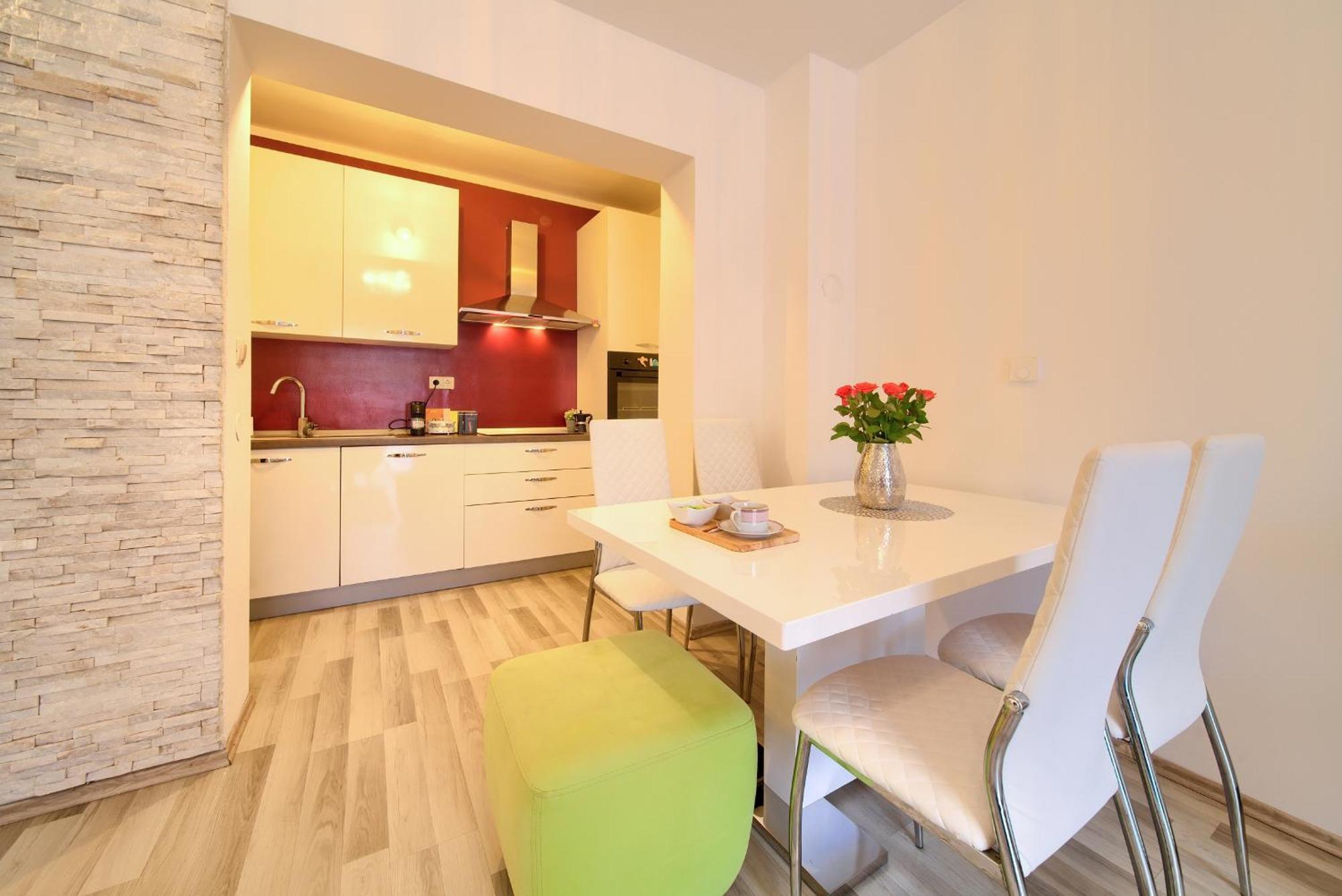 Apartmani Assa Krk Krk Town Esterno foto